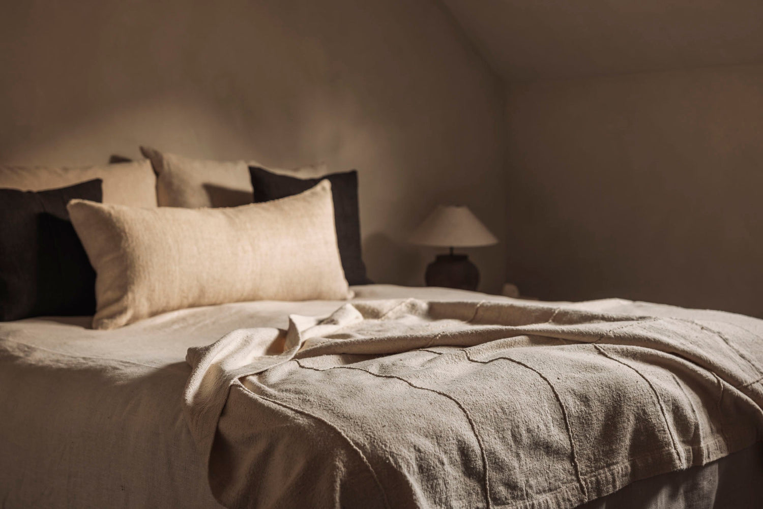 Bedcovers & Throws - The Corner