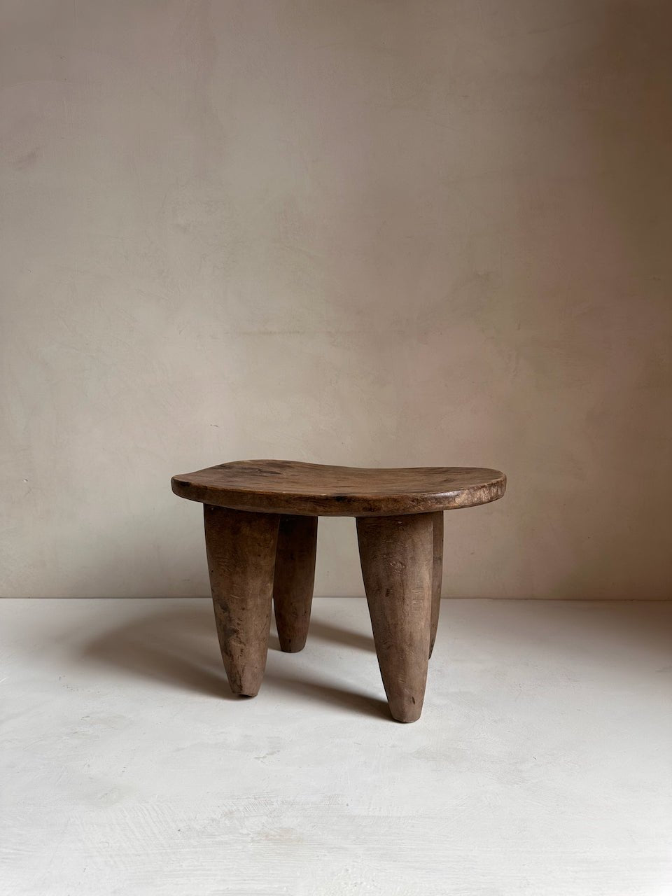 Senufo stool No 47 – The Corner