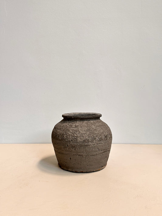 Antique pot N°304