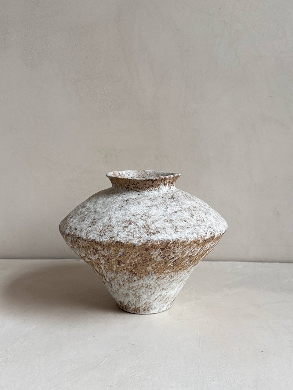 The Corner - Aged Ceramic pot N° 15 - Ceramics