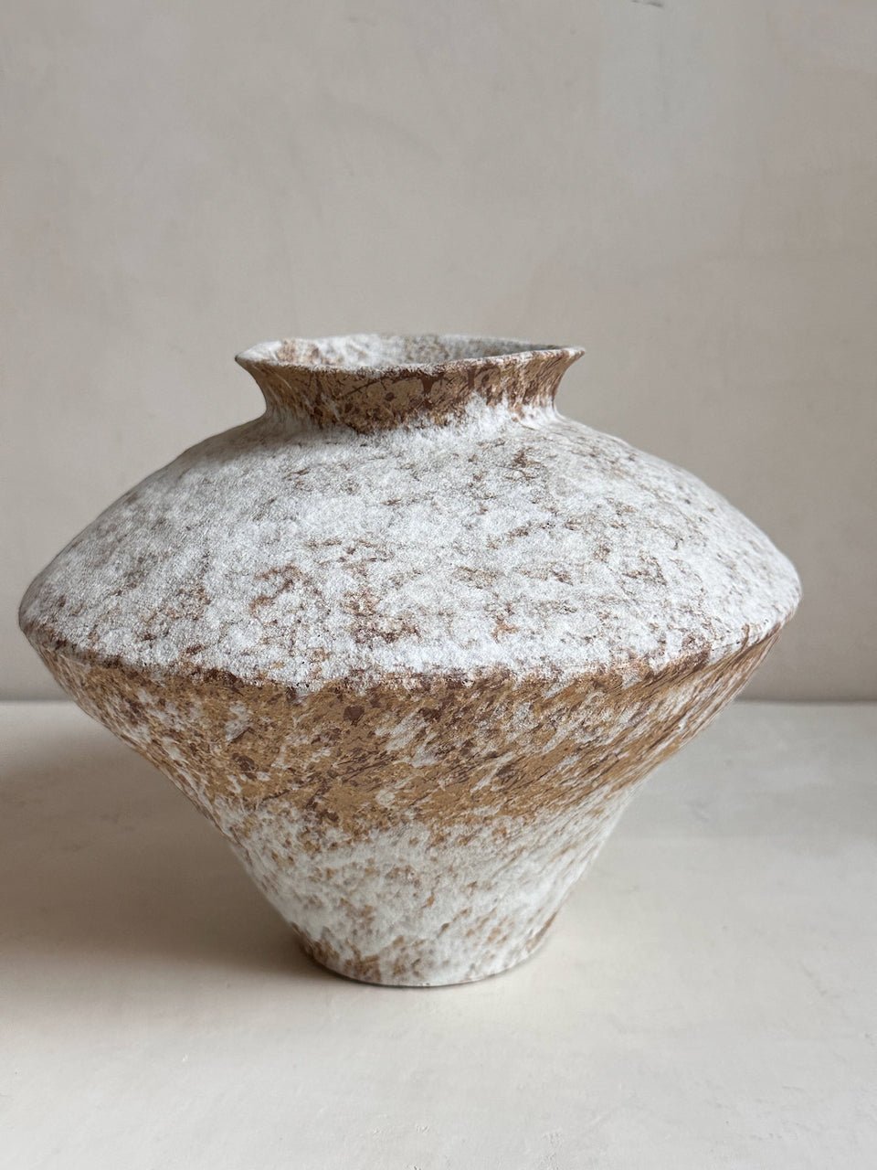 The Corner - Aged Ceramic pot N° 15 - Ceramics