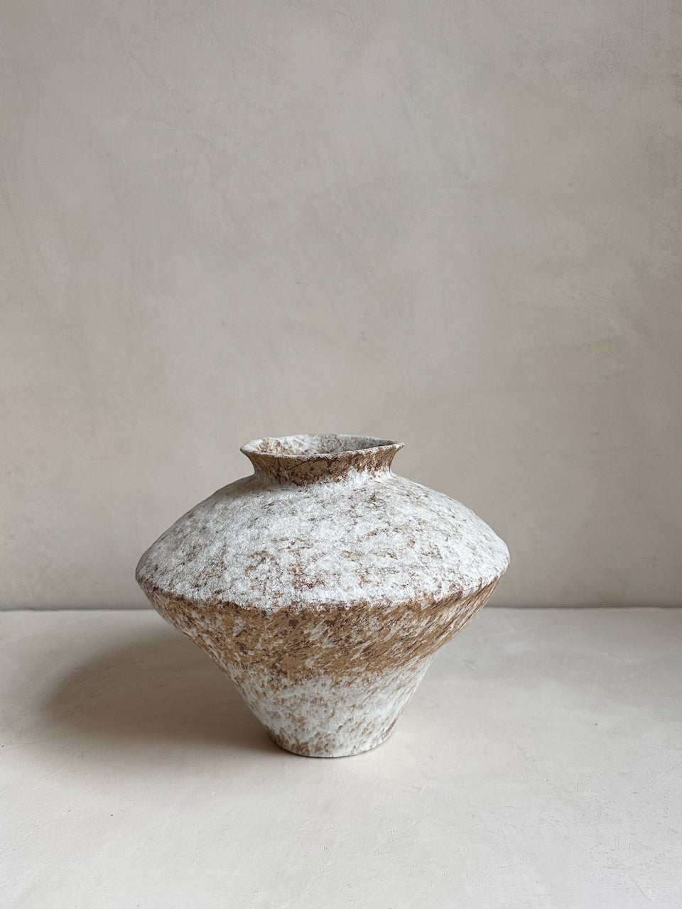 The Corner - Aged Ceramic pot N° 15 - Ceramics