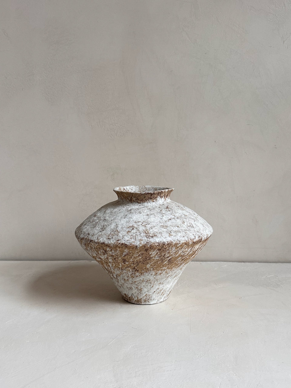 The Corner - Aged Ceramic pot N° 15 - Ceramics