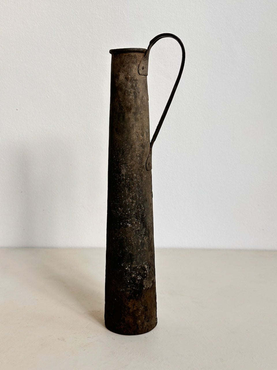 The Corner - Antique Bronze Jug N° 3 - Decoration