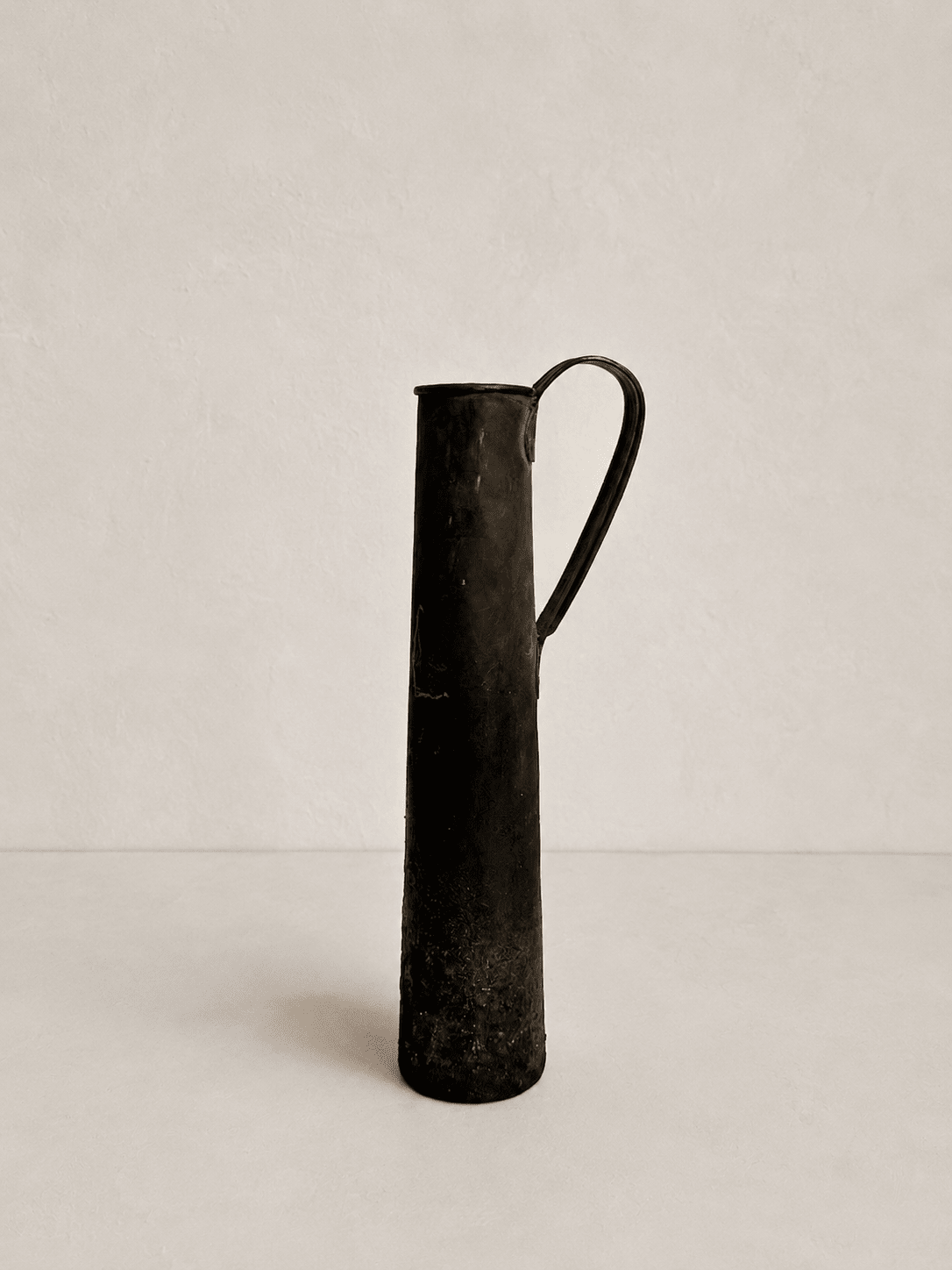 The Corner - Antique Bronze Jug N° 4 - Decoration