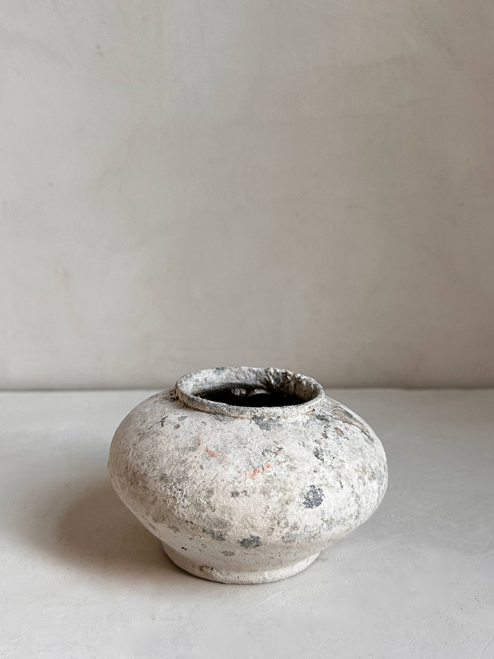The Corner - Antique ceramic pot N° 10 - Ceramics