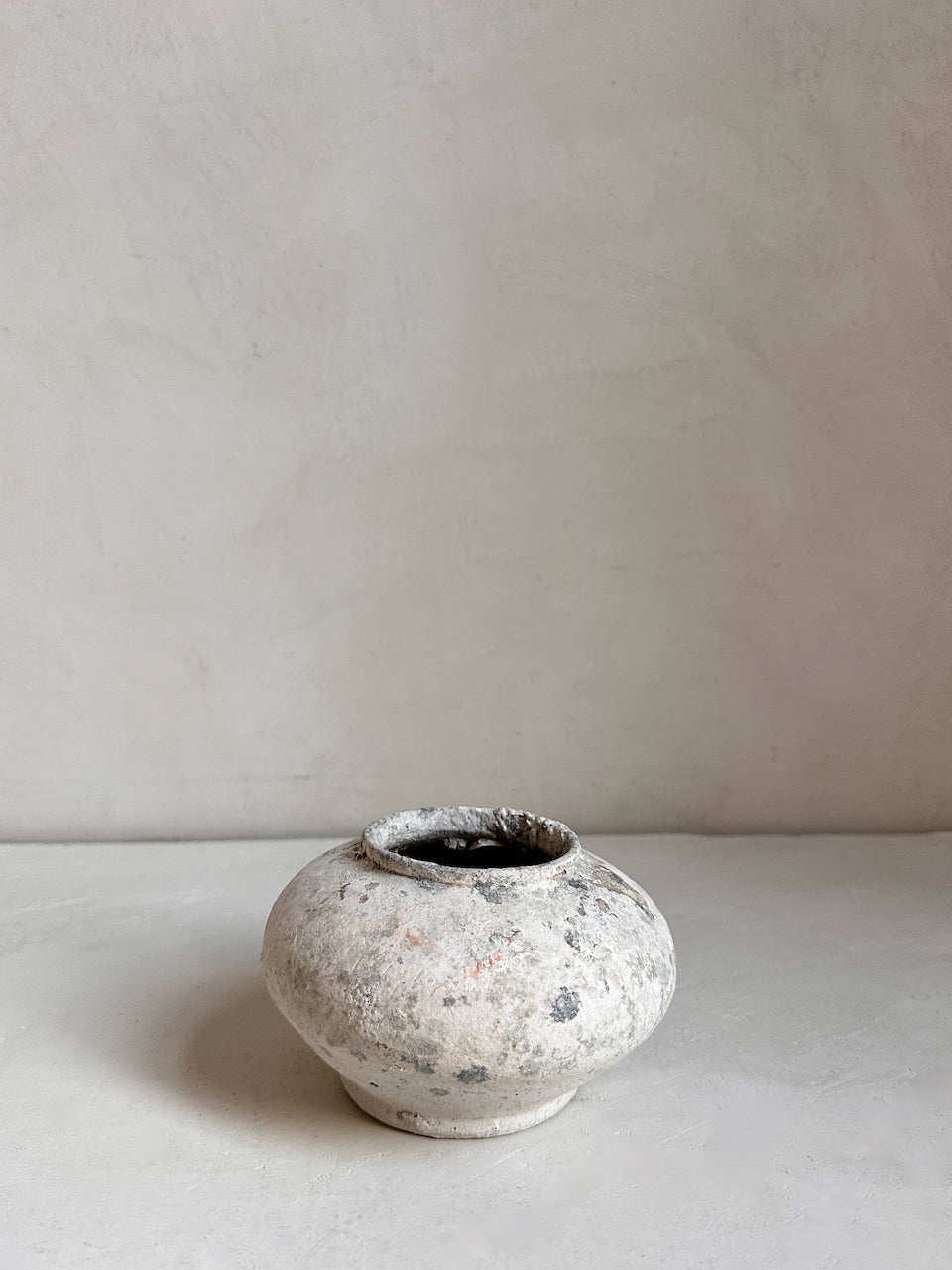 The Corner - Antique ceramic pot N° 10 - Ceramics