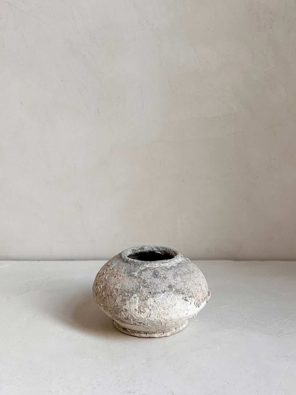 The Corner - Antique ceramic pot N° 11 - Ceramics