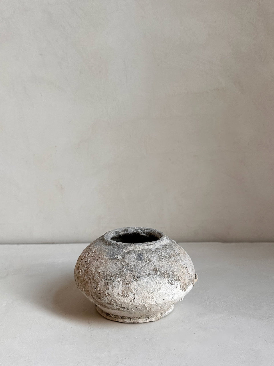 The Corner - Antique ceramic pot N° 11 - Ceramics