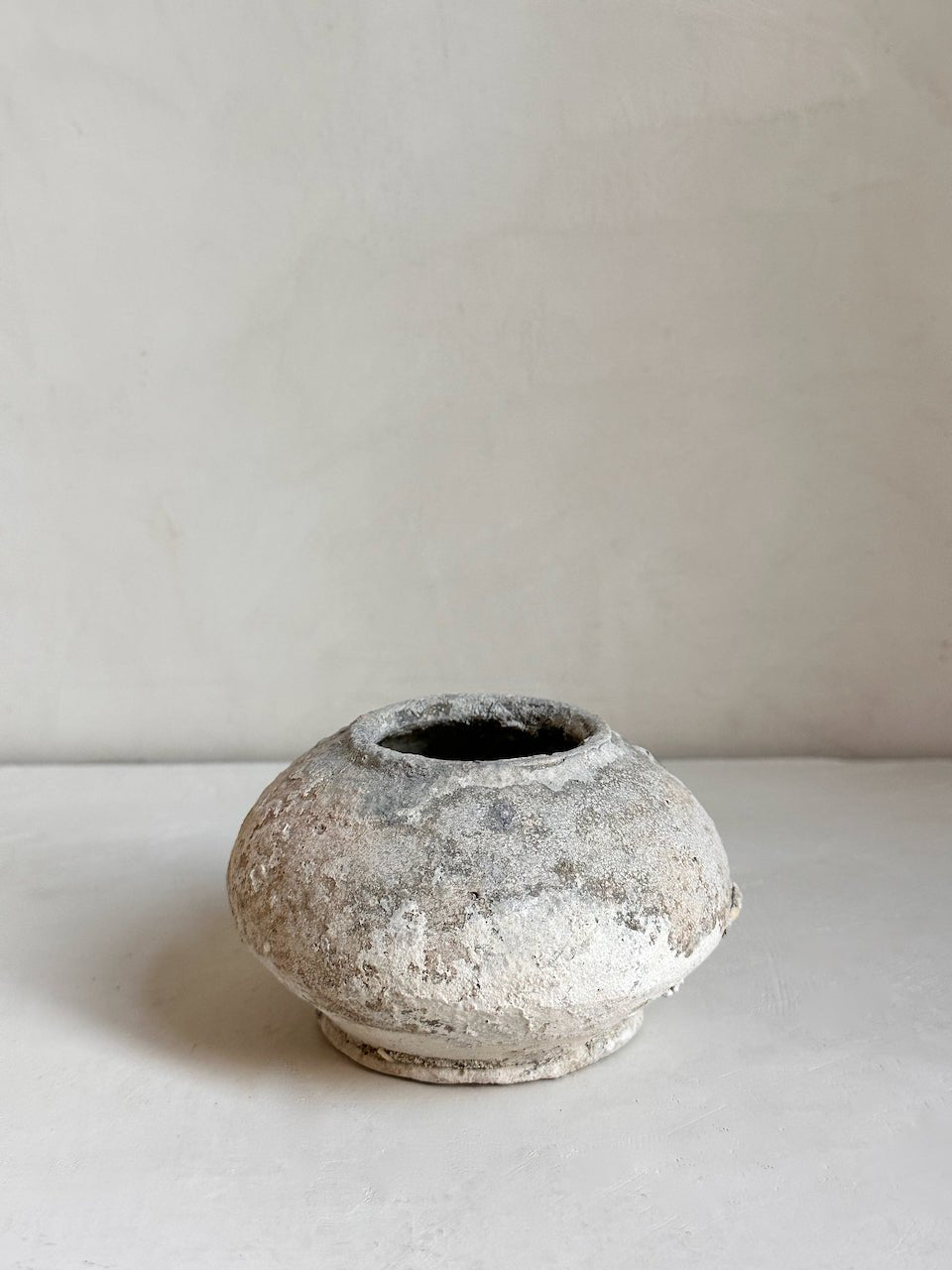 The Corner - Antique ceramic pot N° 11 - Ceramics