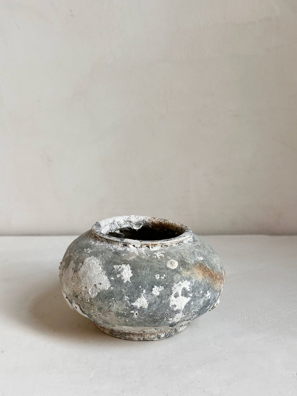 The Corner - Antique ceramic pot N° 12 - Ceramics