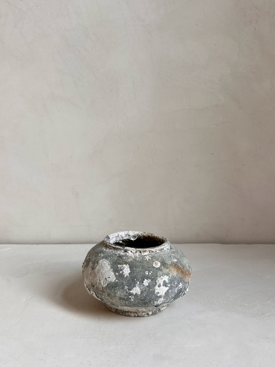 The Corner - Antique ceramic pot N° 12 - Ceramics