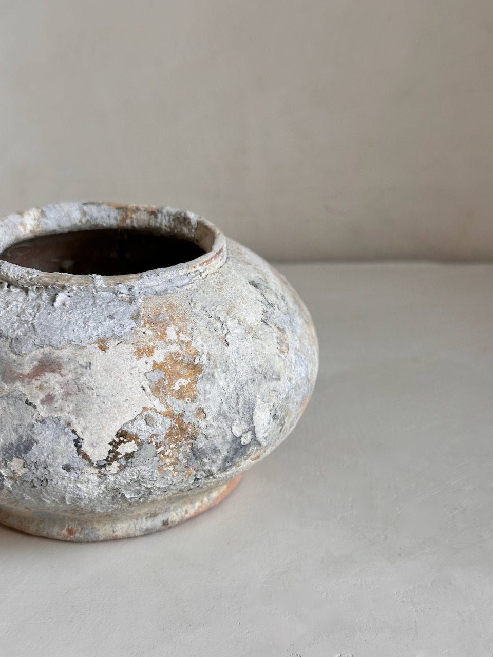 The Corner - Antique ceramic pot N° 13 - Ceramics