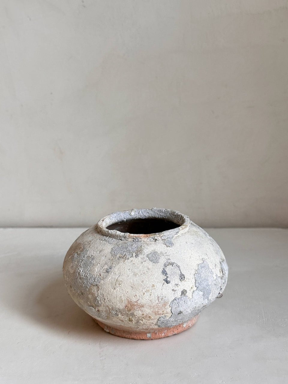 The Corner - Antique ceramic pot N° 13 - Ceramics