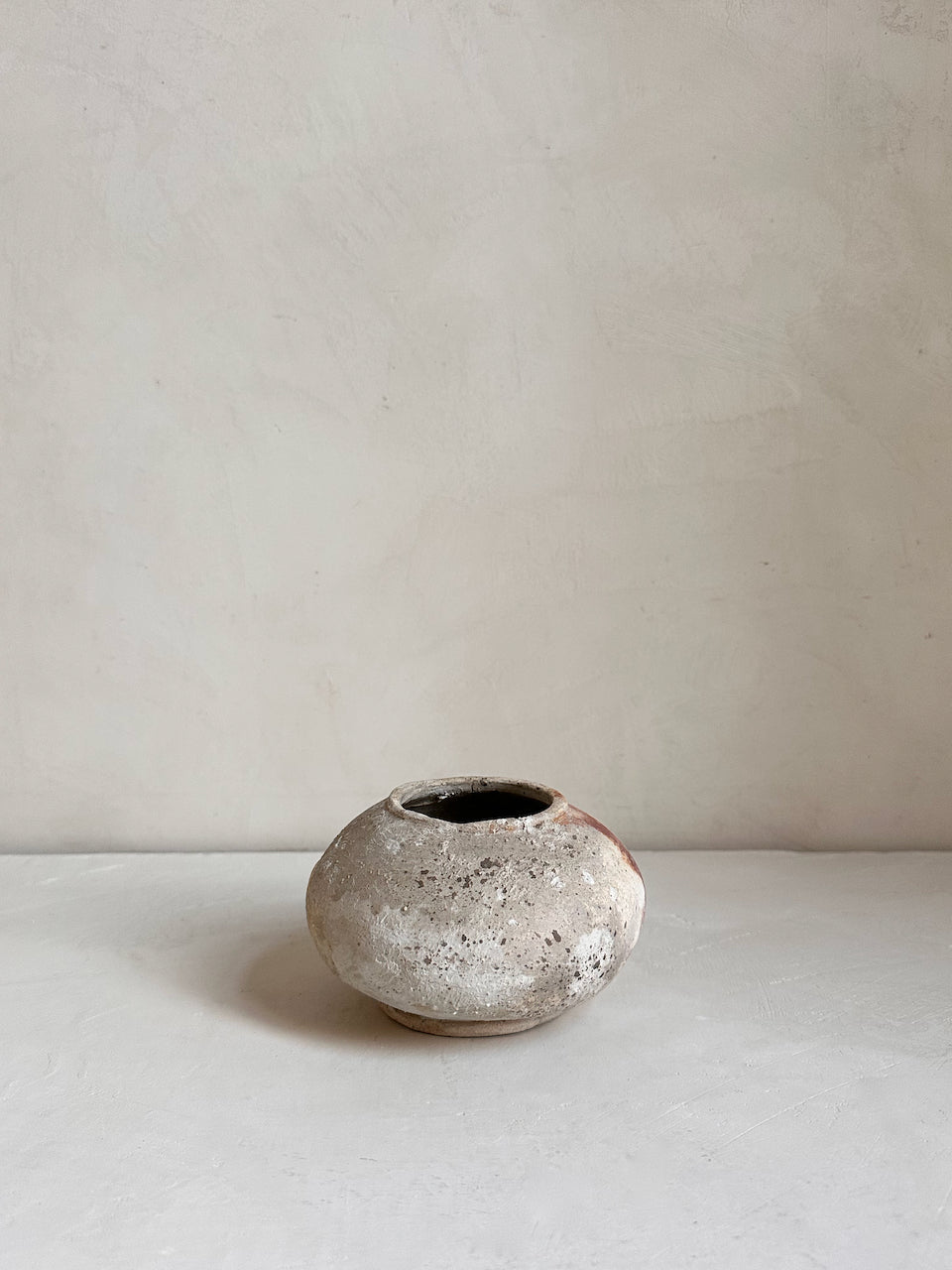 The Corner - Antique ceramic pot N° 14 - Ceramics