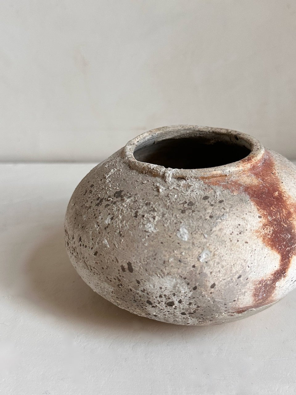 The Corner - Antique ceramic pot N° 14 - Ceramics