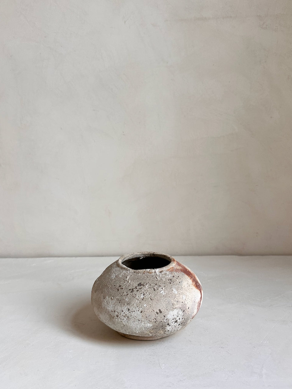 The Corner - Antique ceramic pot N° 14 - Ceramics