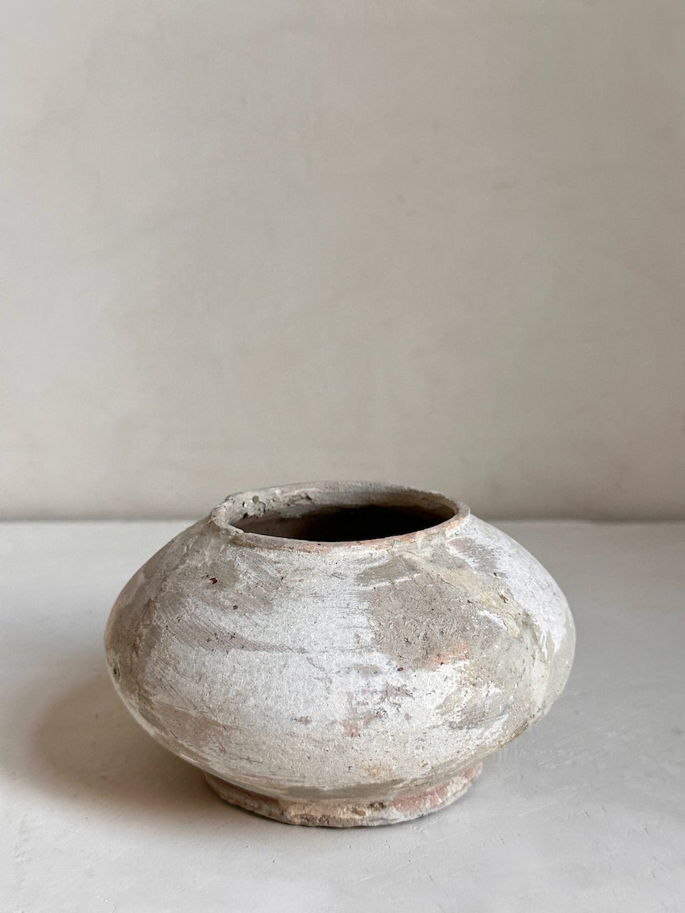 The Corner - Antique ceramic pot N° 5 - Ceramics