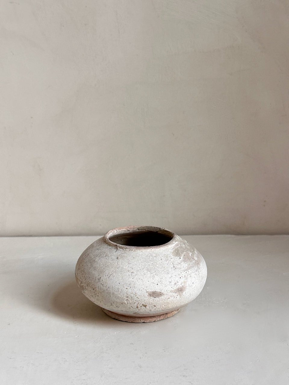 The Corner - Antique ceramic pot N° 5 - Ceramics