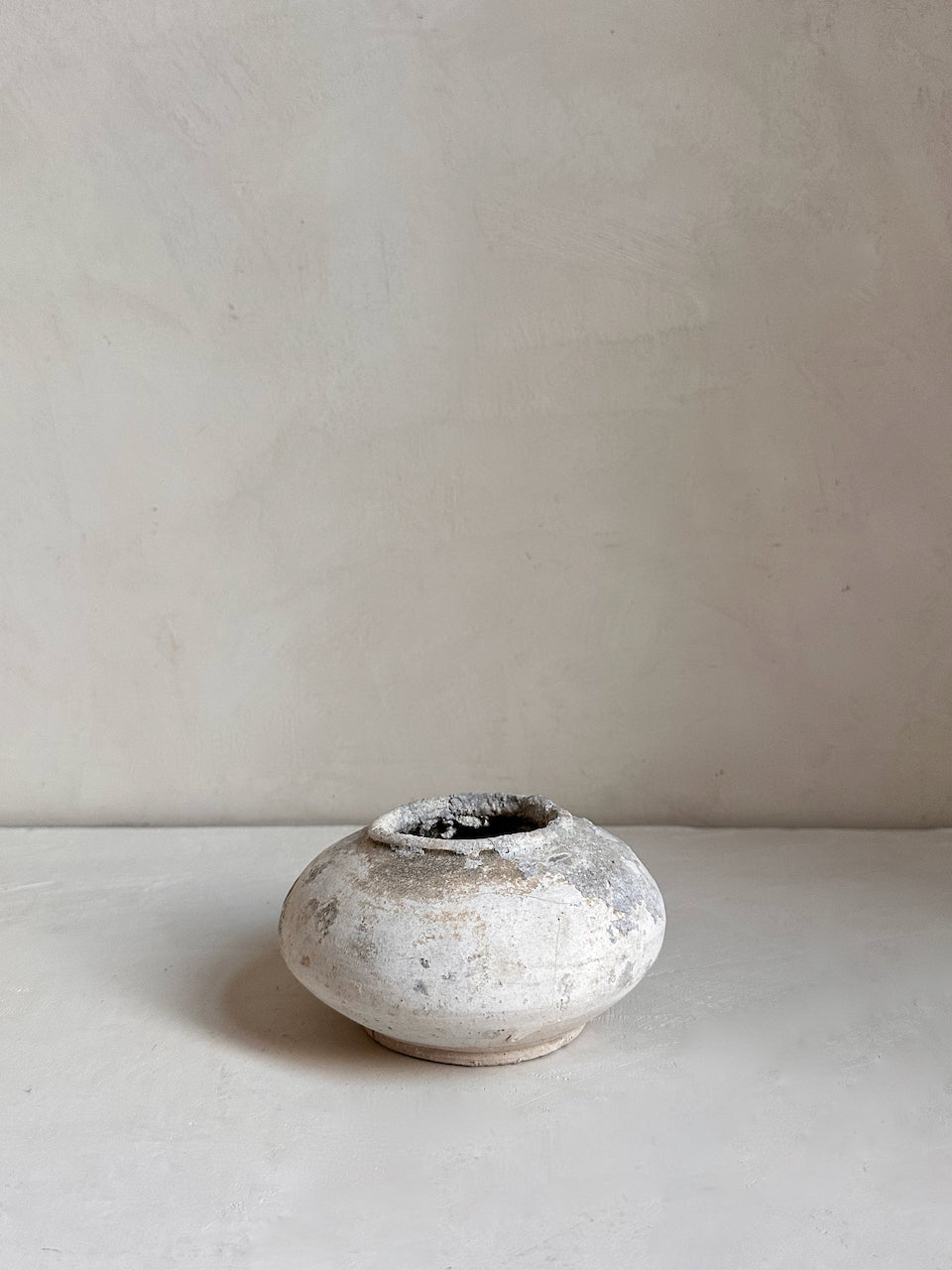 The Corner - Antique ceramic pot N° 6 - Ceramics