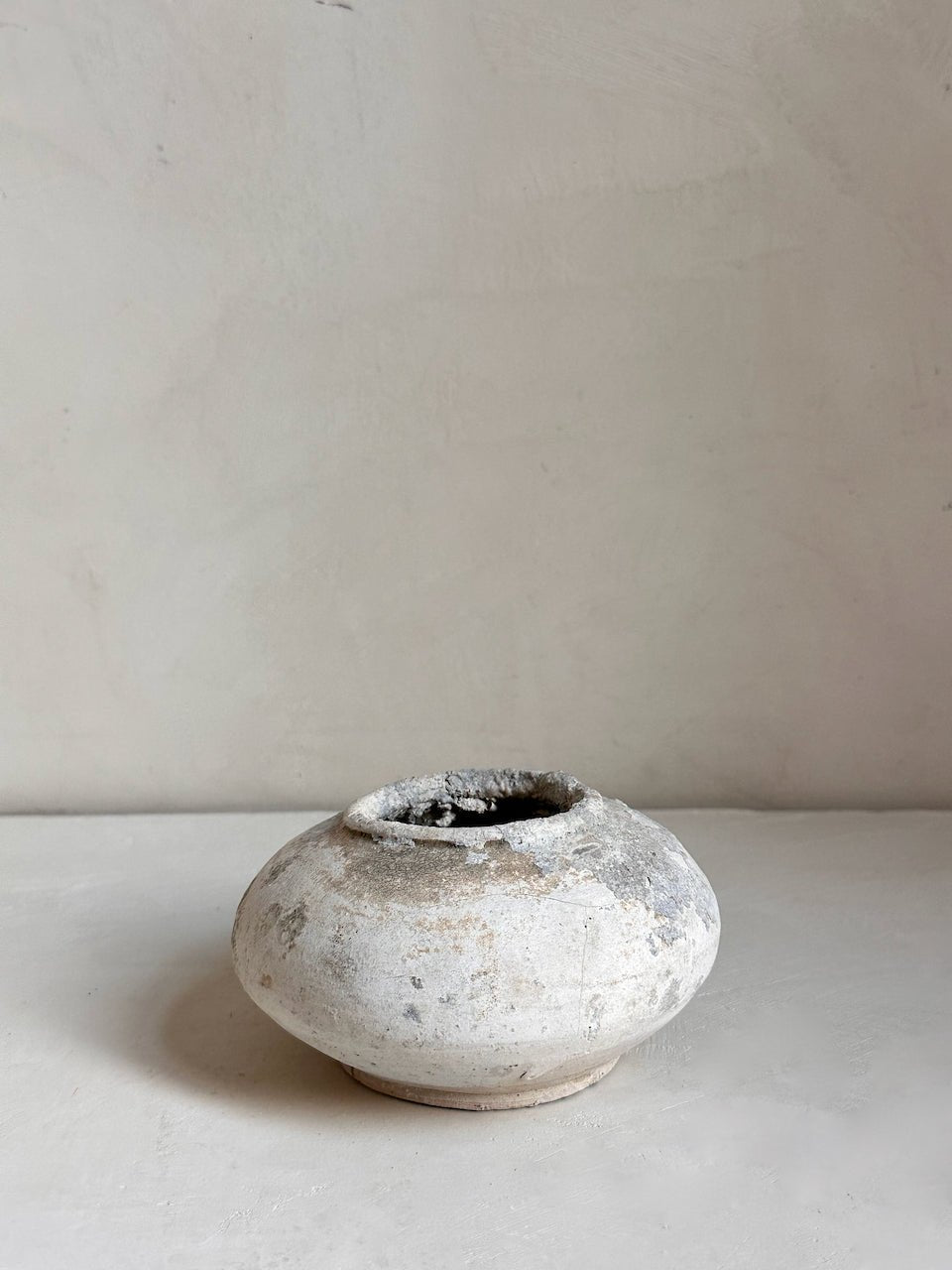 The Corner - Antique ceramic pot N° 6 - Ceramics