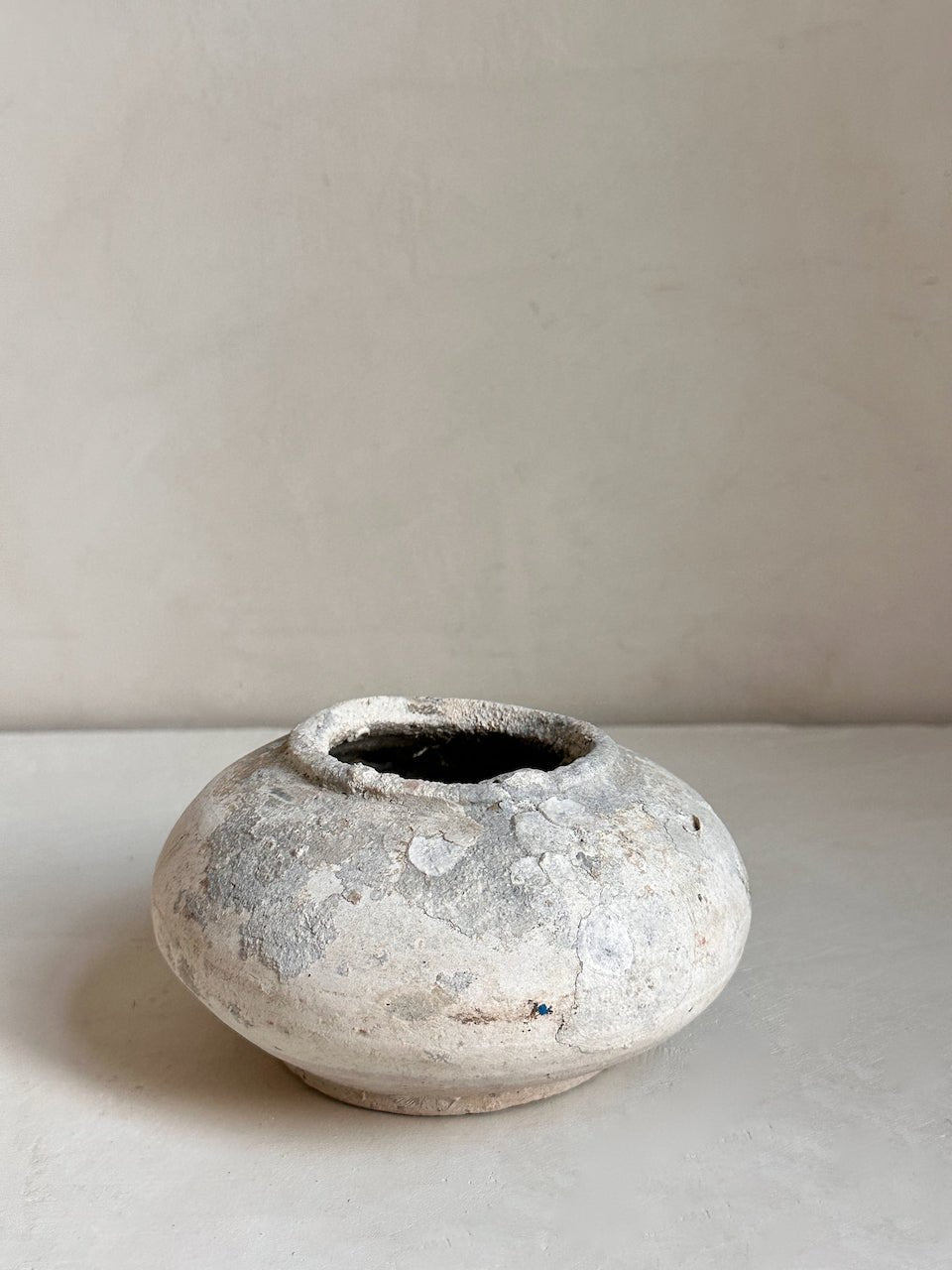 The Corner - Antique ceramic pot N° 6 - Ceramics