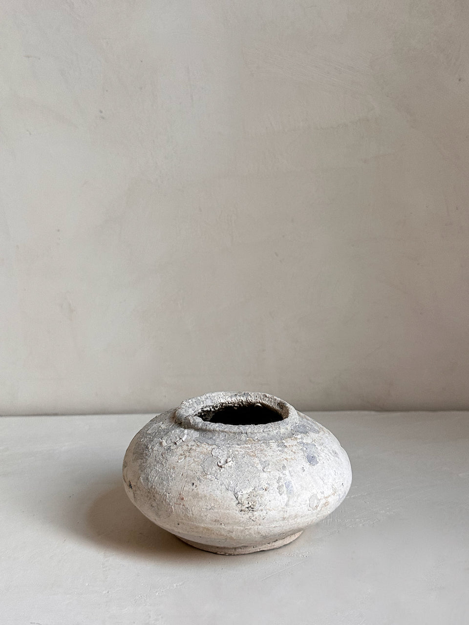 The Corner - Antique ceramic pot N° 6 - Ceramics