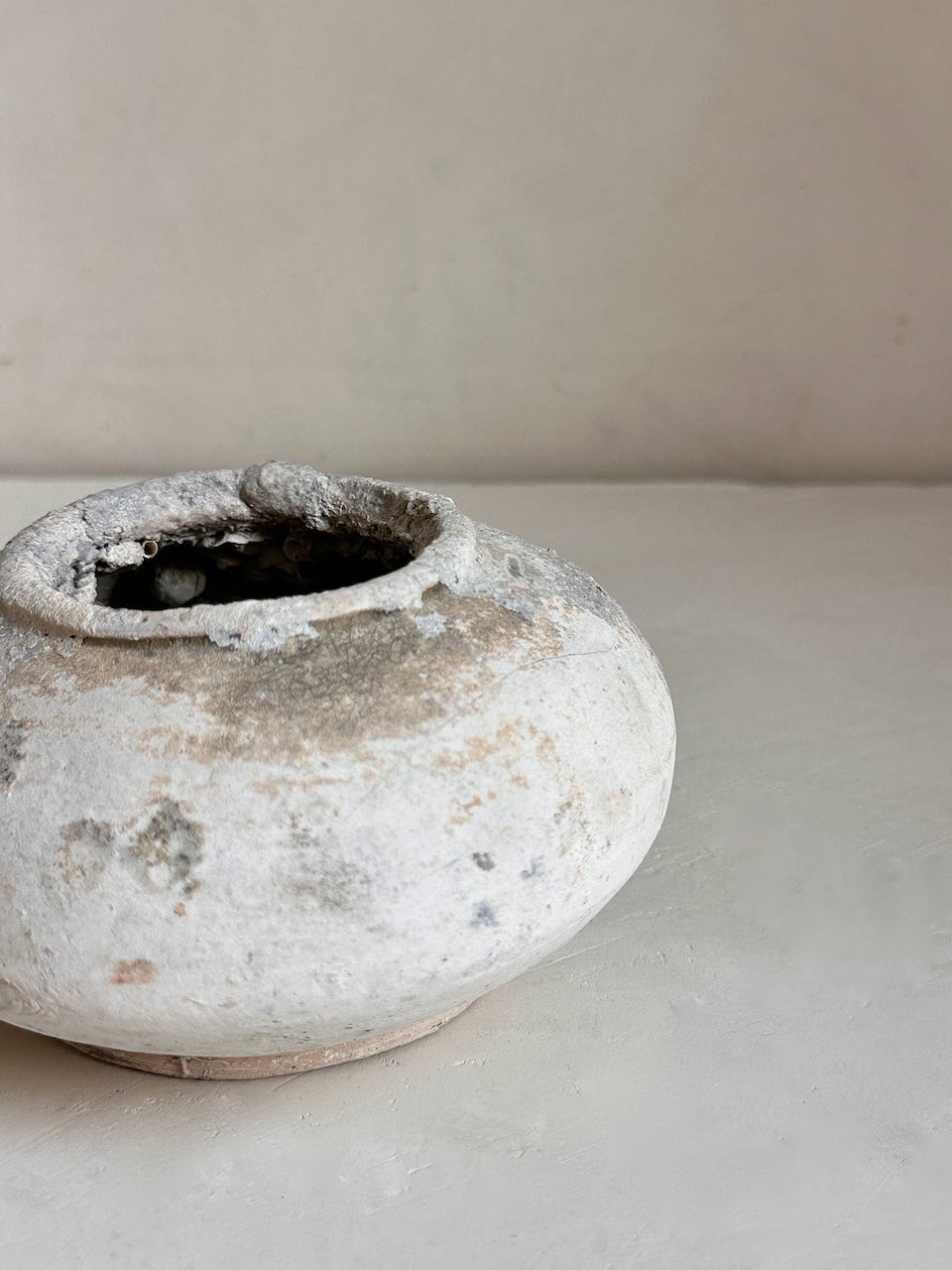 The Corner - Antique ceramic pot N° 6 - Ceramics