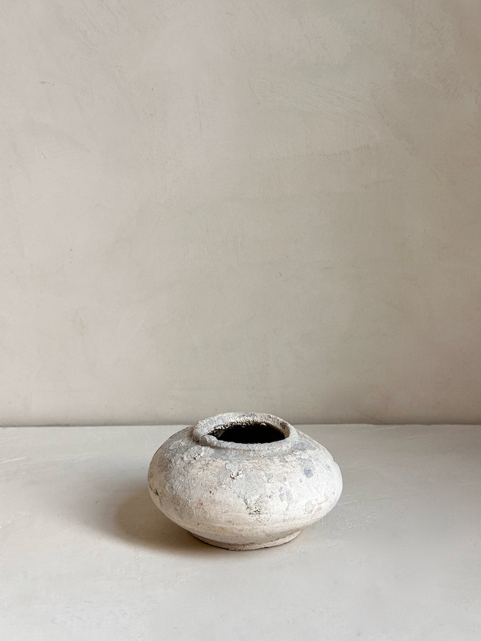 The Corner - Antique ceramic pot N° 6 - Ceramics