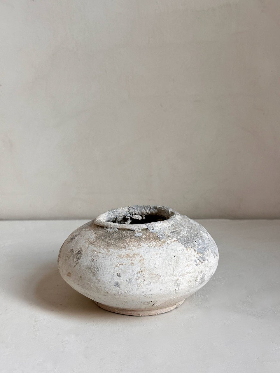 The Corner - Antique ceramic pot N° 6 - Ceramics