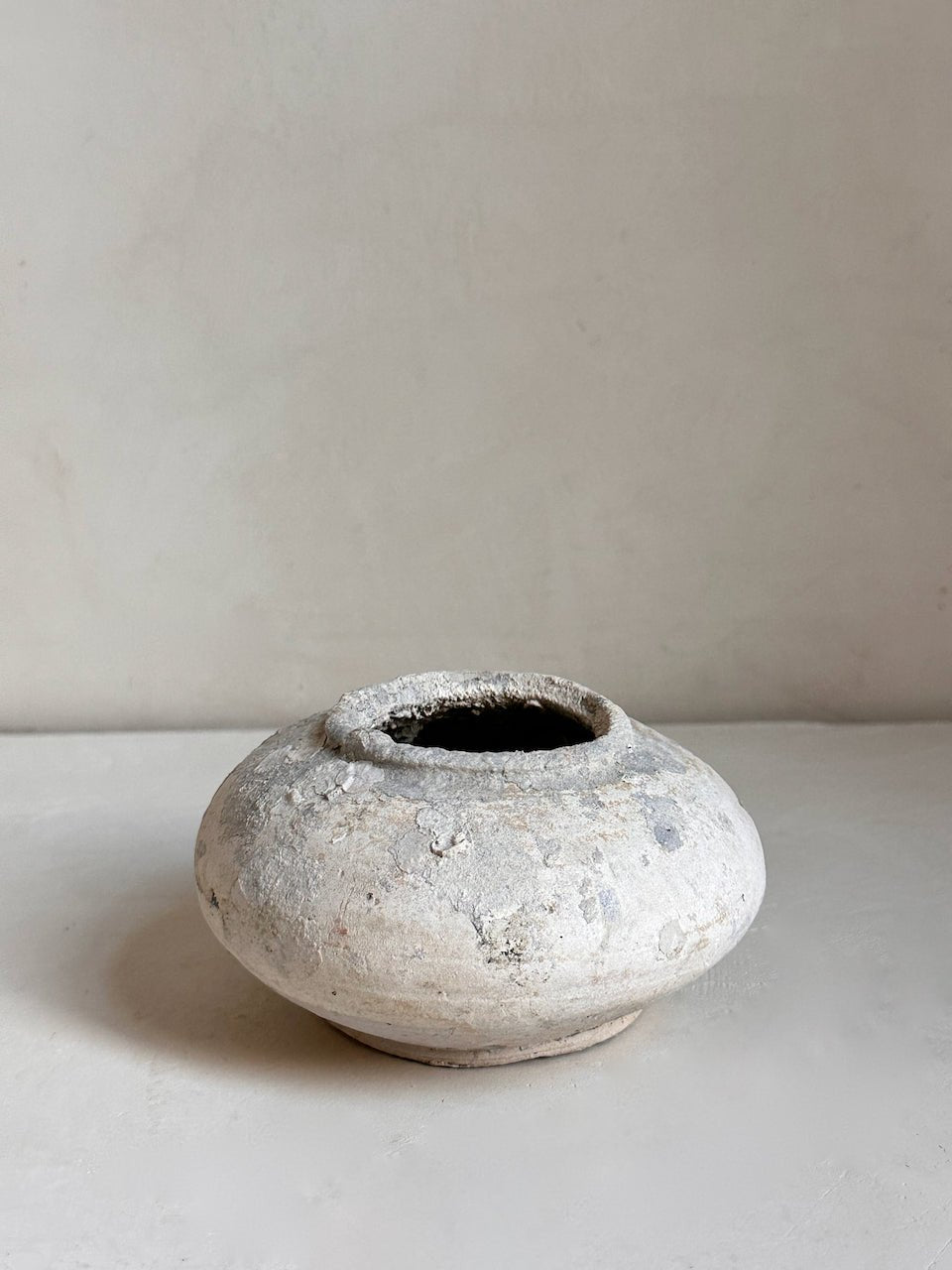 The Corner - Antique ceramic pot N° 6 - Ceramics