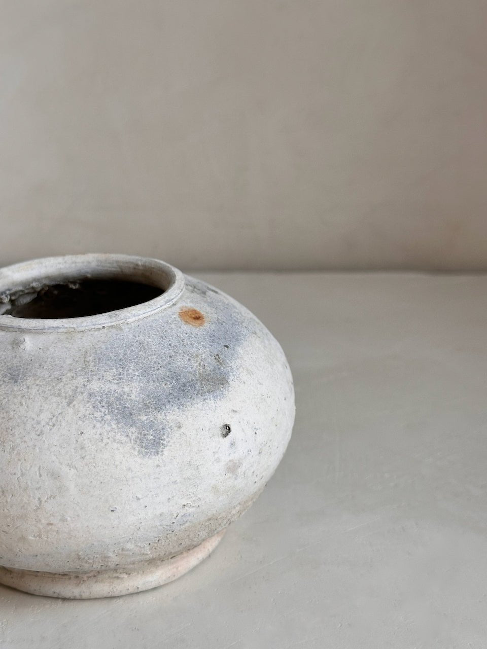 The Corner - Antique ceramic pot N° 7 - Ceramics