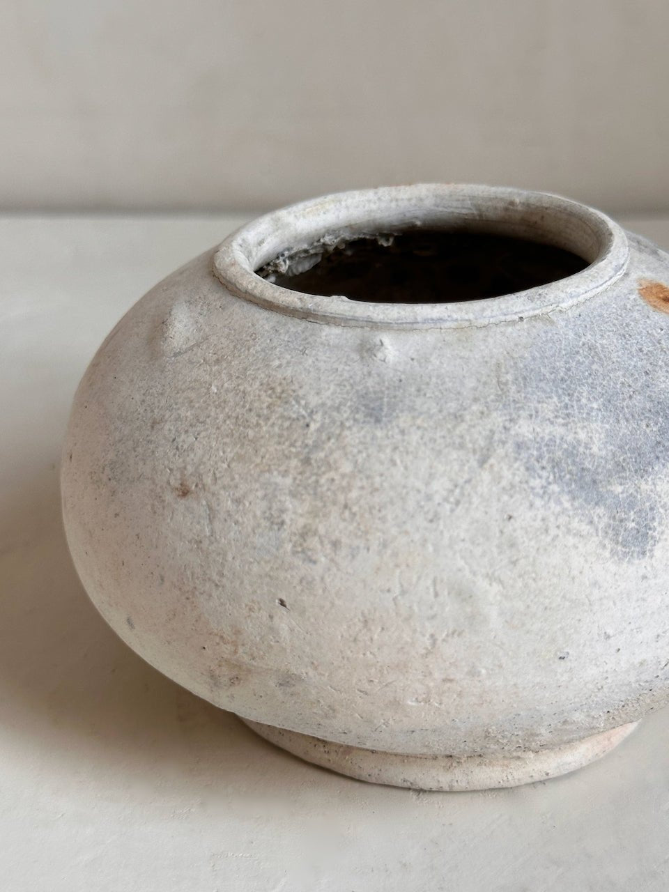 The Corner - Antique ceramic pot N° 7 - Ceramics