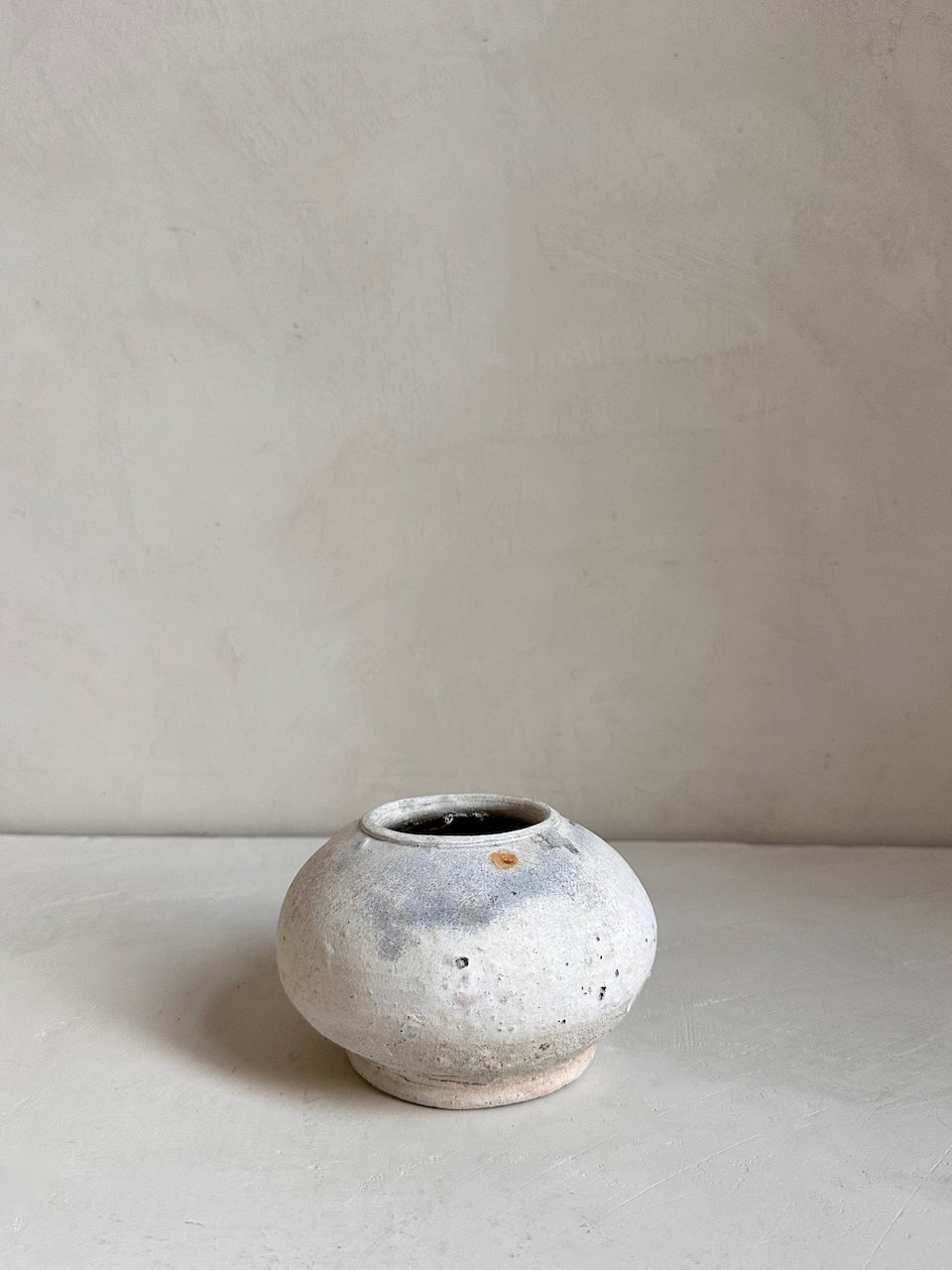 The Corner - Antique ceramic pot N° 7 - Ceramics