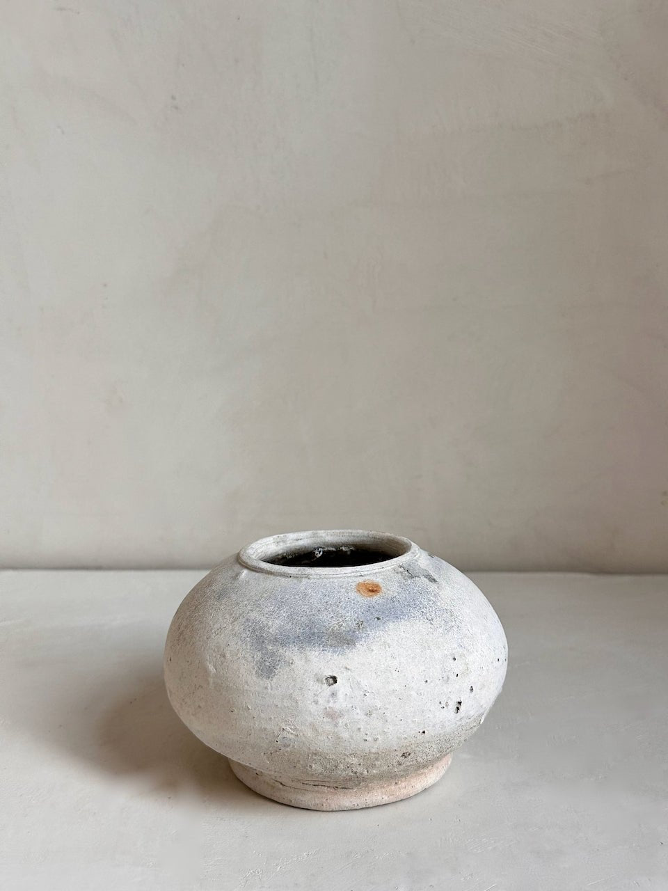 The Corner - Antique ceramic pot N° 7 - Ceramics
