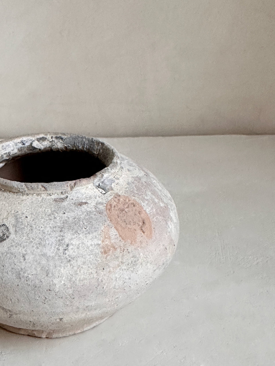 The Corner - Antique ceramic pot N° 8 - Ceramics