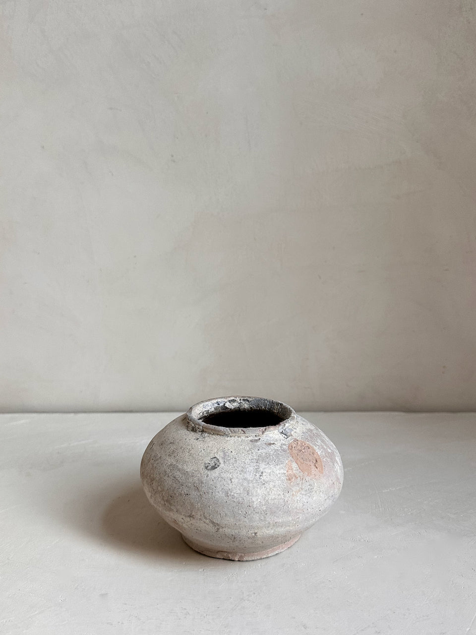 The Corner - Antique ceramic pot N° 8 - Ceramics