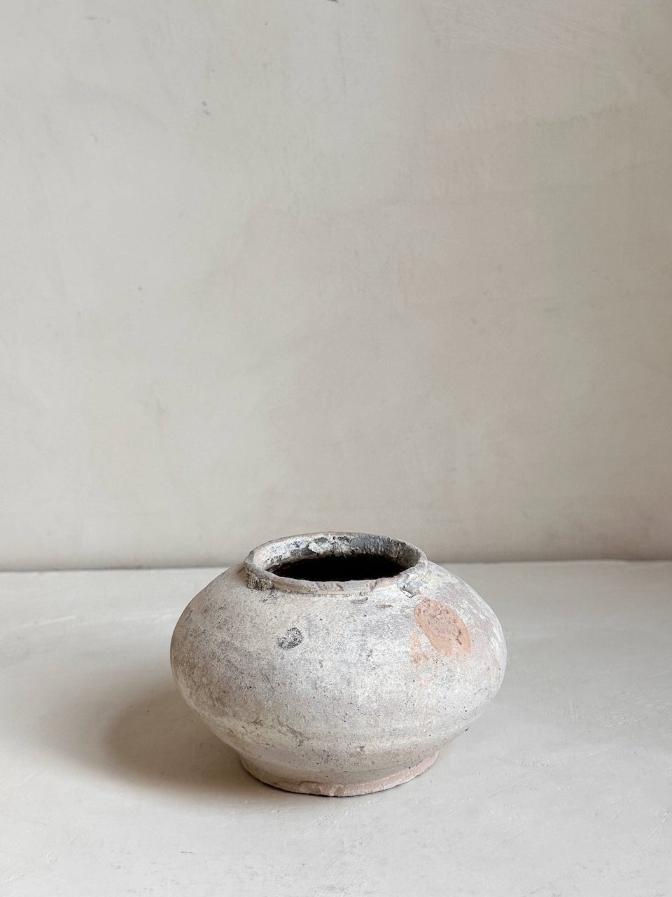 The Corner - Antique ceramic pot N° 8 - Ceramics