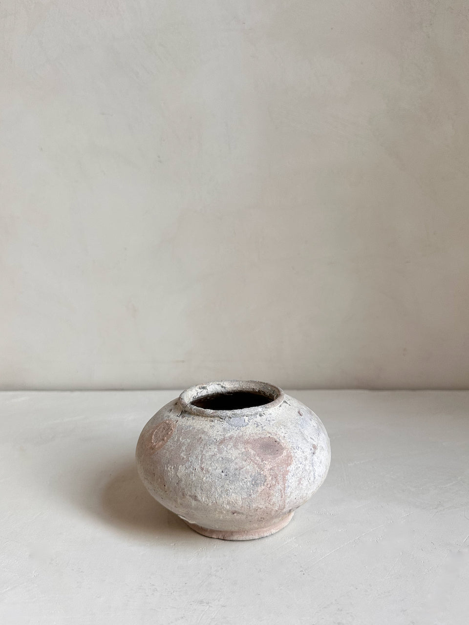 The Corner - Antique ceramic pot N° 8 - Ceramics