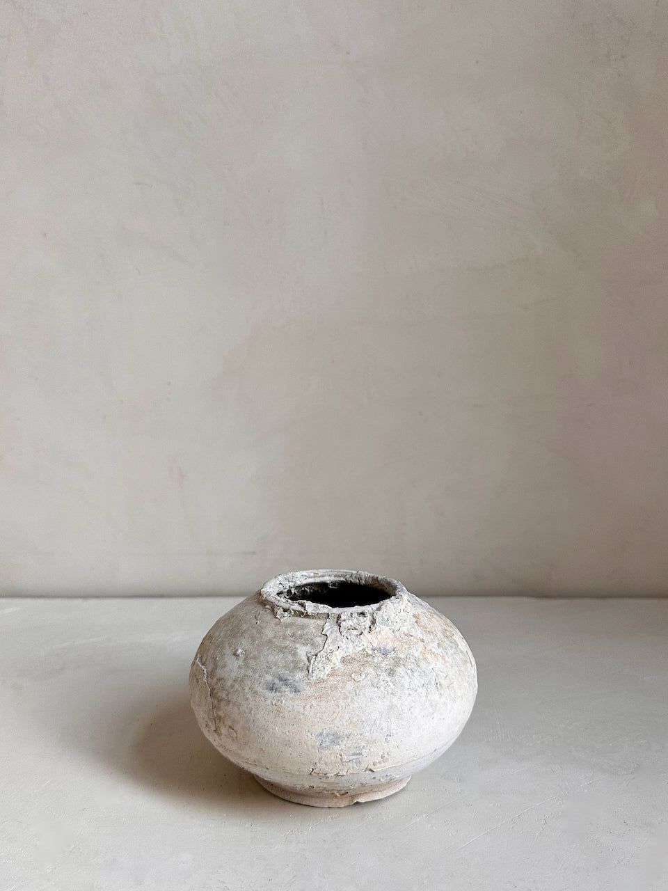 The Corner - Antique ceramic pot N° 9 - Ceramics