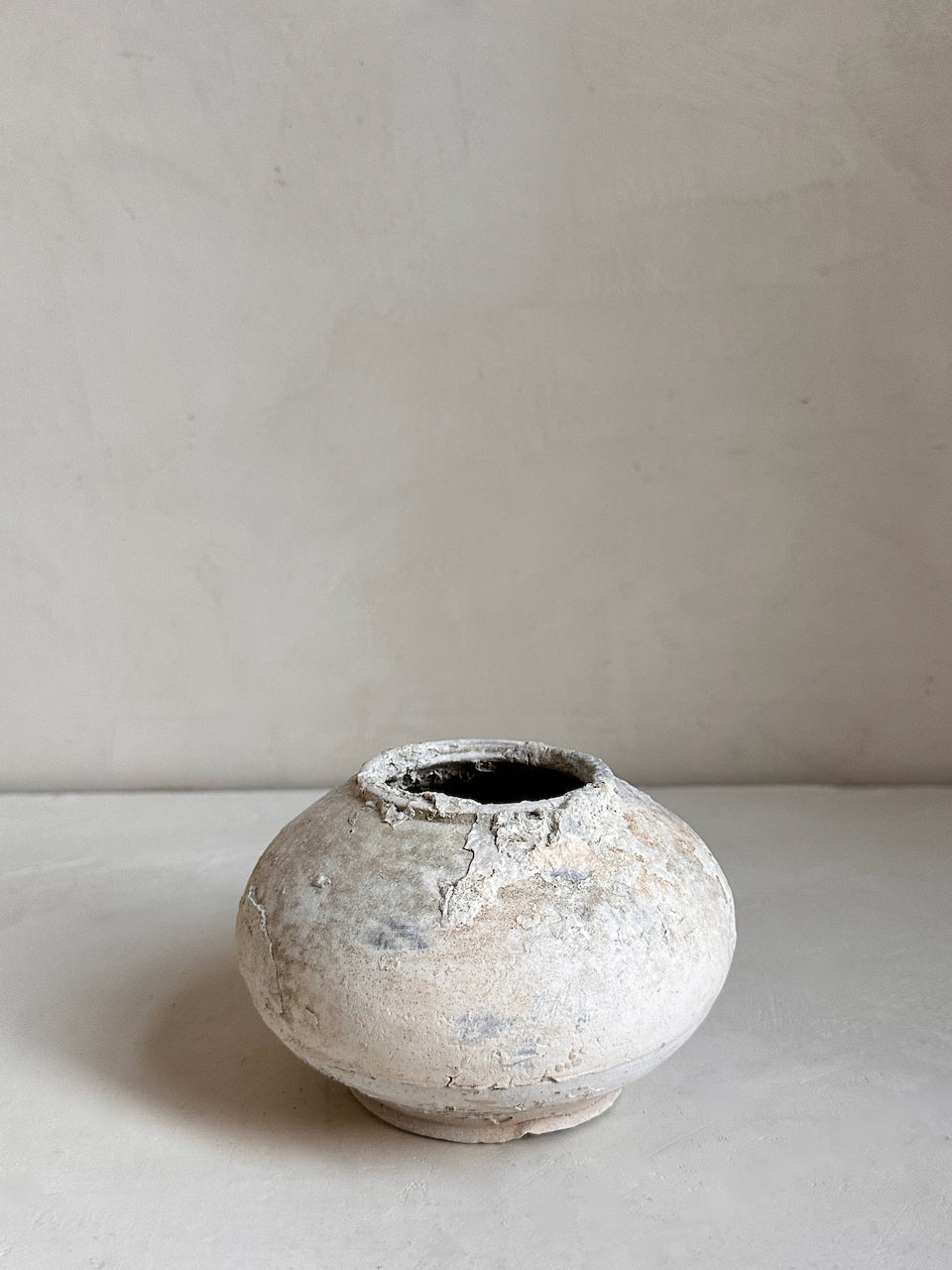 The Corner - Antique ceramic pot N° 9 - Ceramics