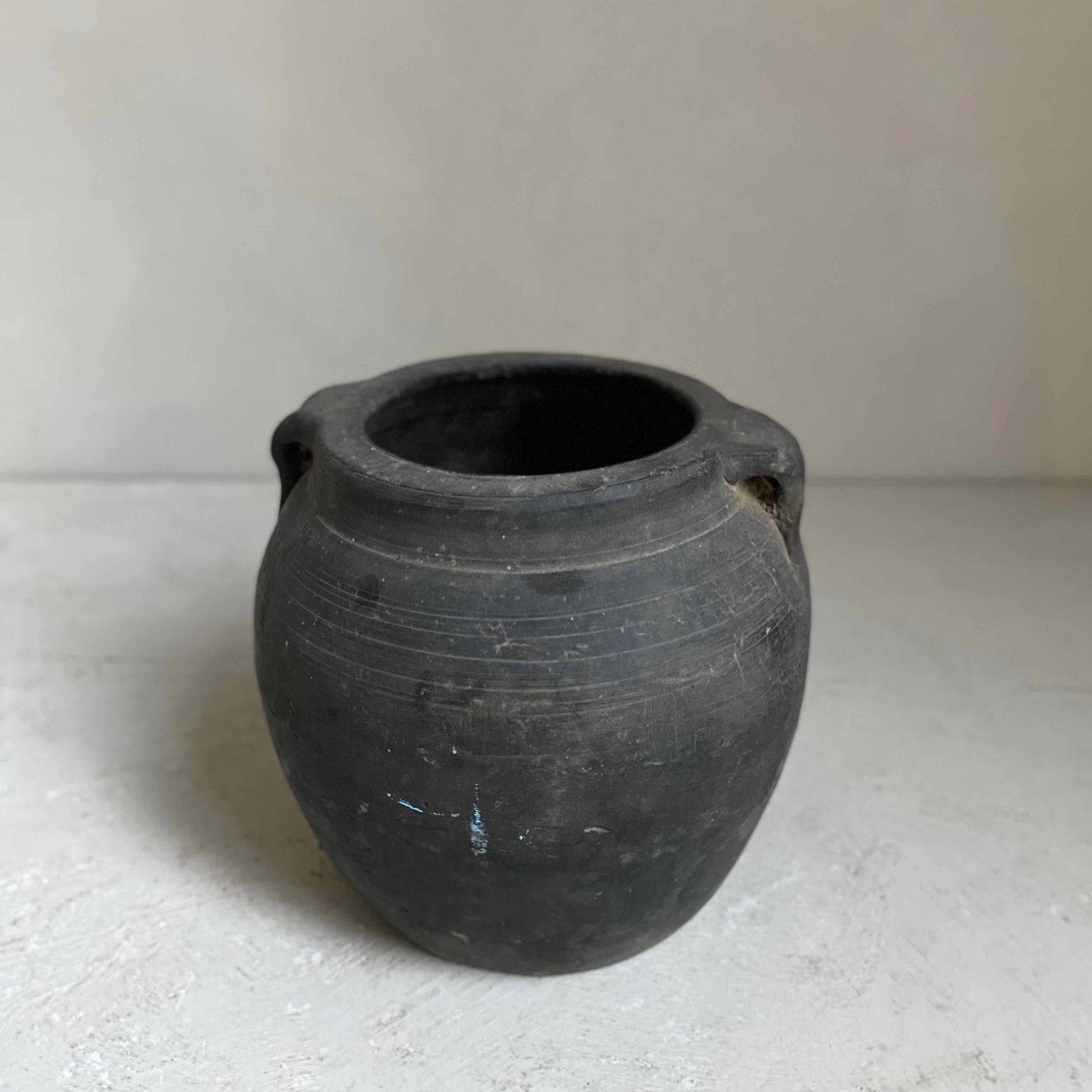 The Corner - Antique clay pot N°31 - 