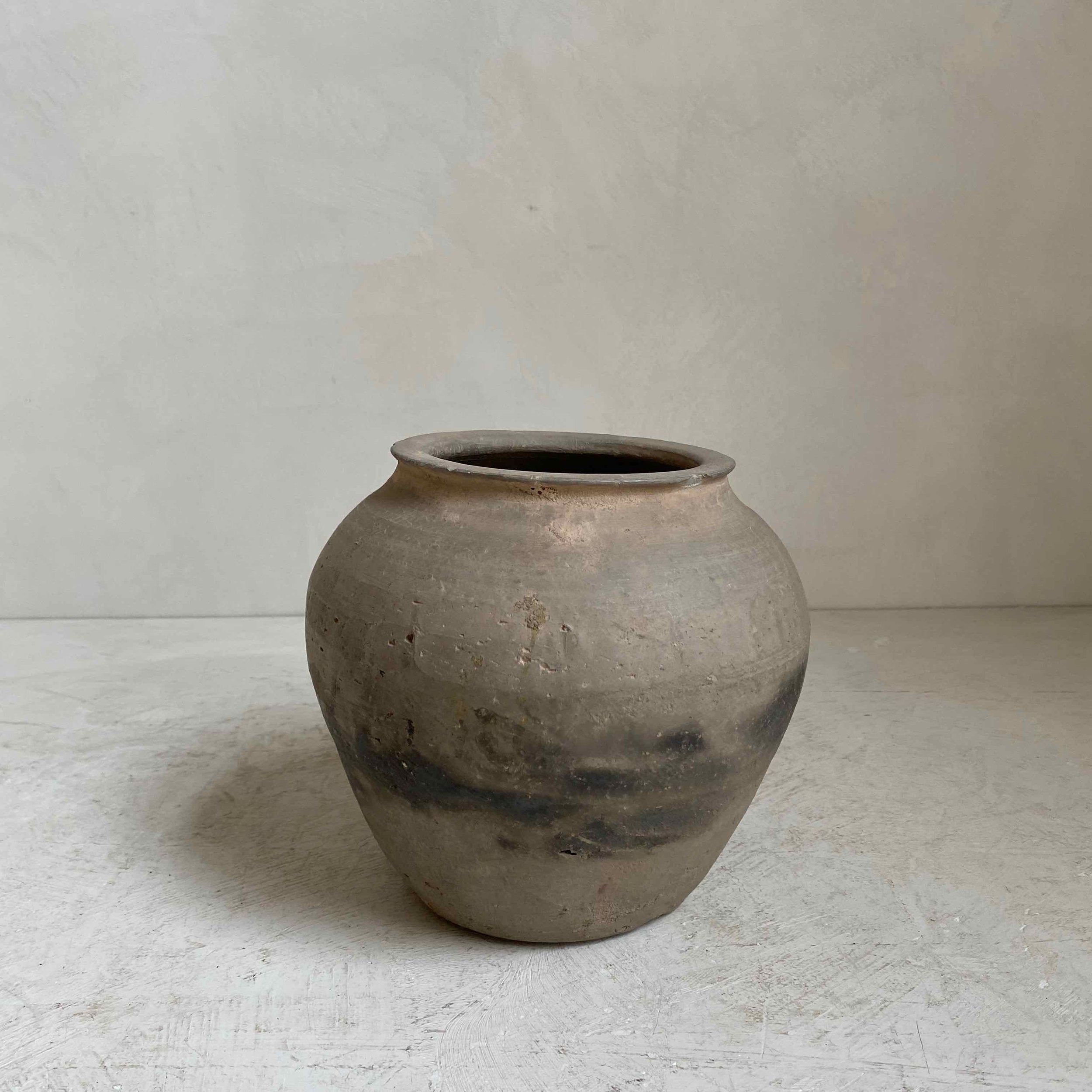 The Corner - Antique clay pot No 39 - 