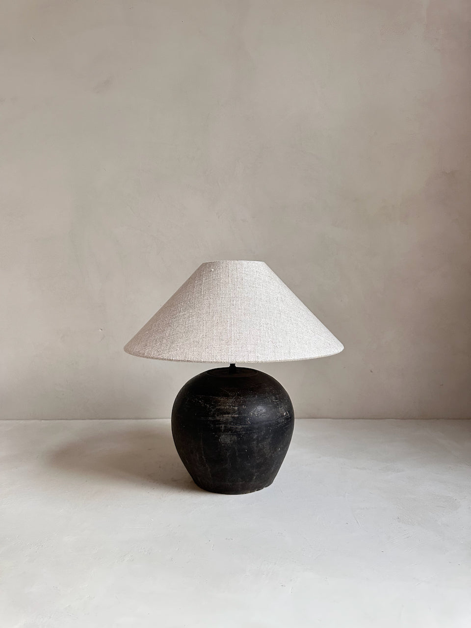 The Corner - Antique Lamp N° 282 - Lighting