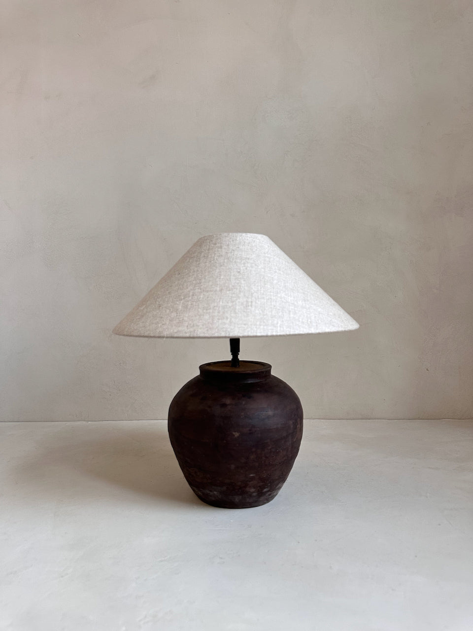 The Corner - Antique Lamp N° 283 - Lighting