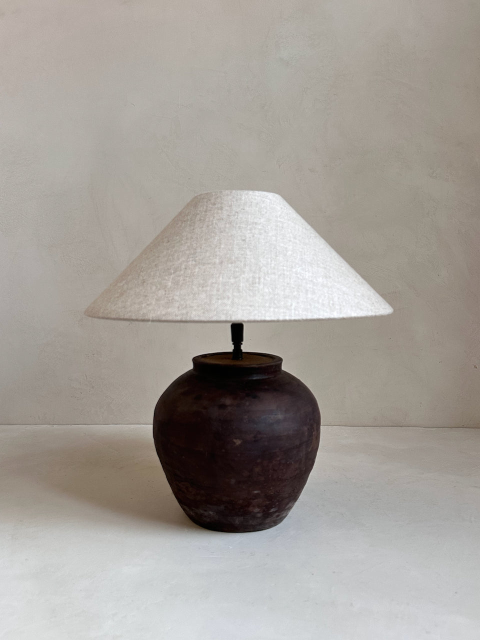The Corner - Antique Lamp N° 283 - Lighting