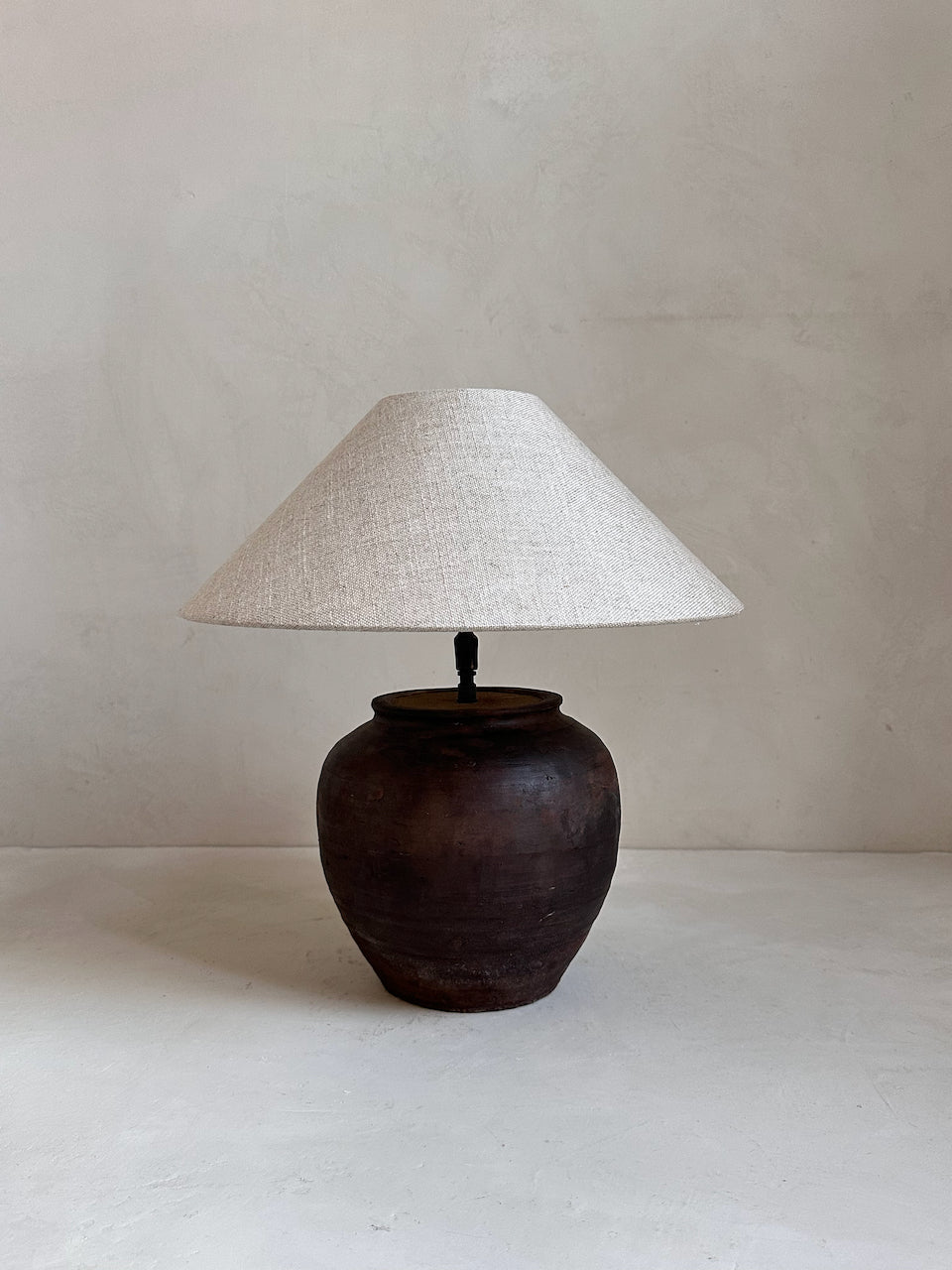 The Corner - Antique Lamp N° 284 - Lighting