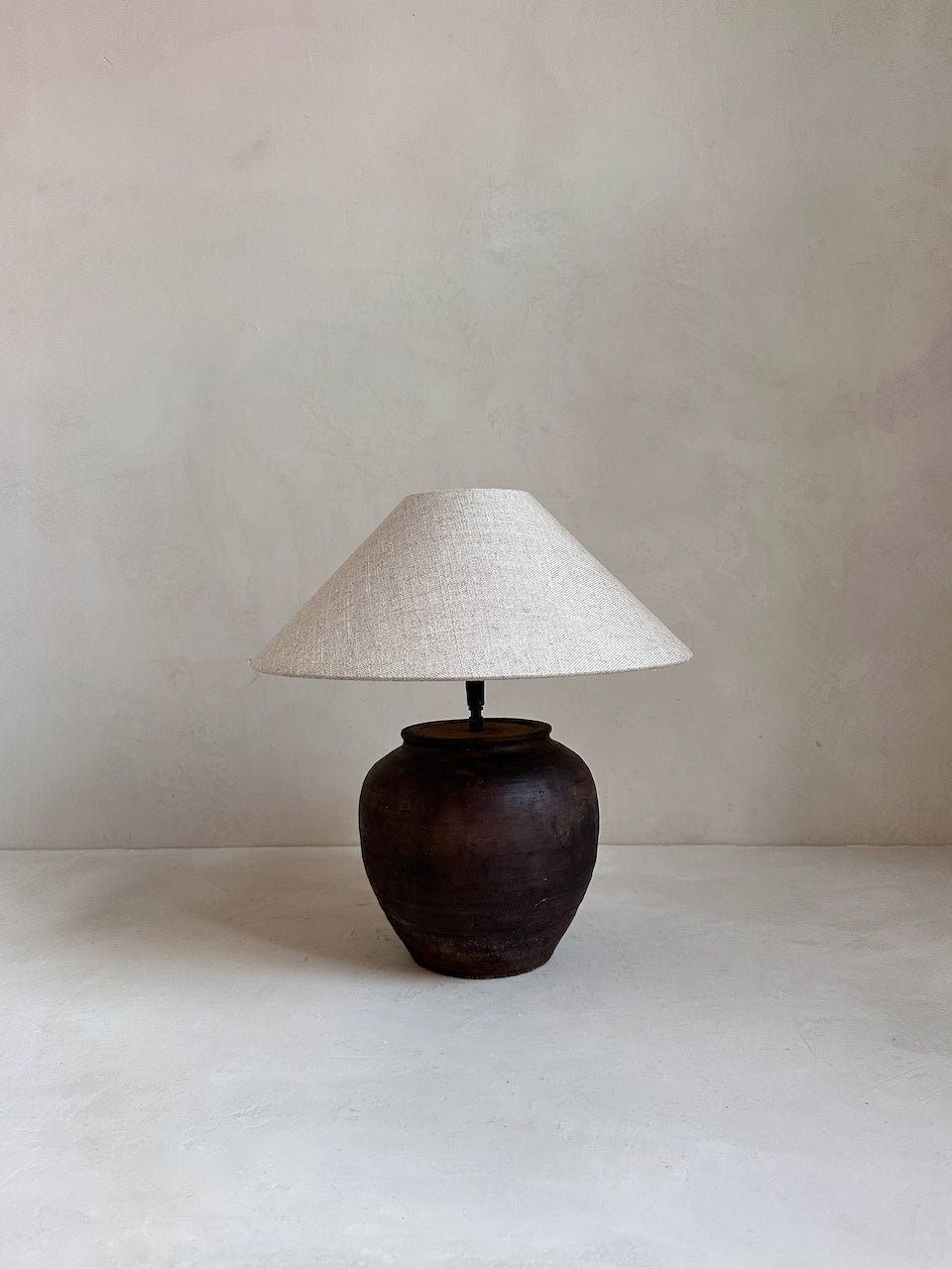 The Corner - Antique Lamp N° 284 - Lighting