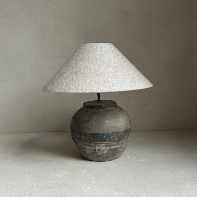 The Corner - Antique Lamp N° 150 - Lighting
