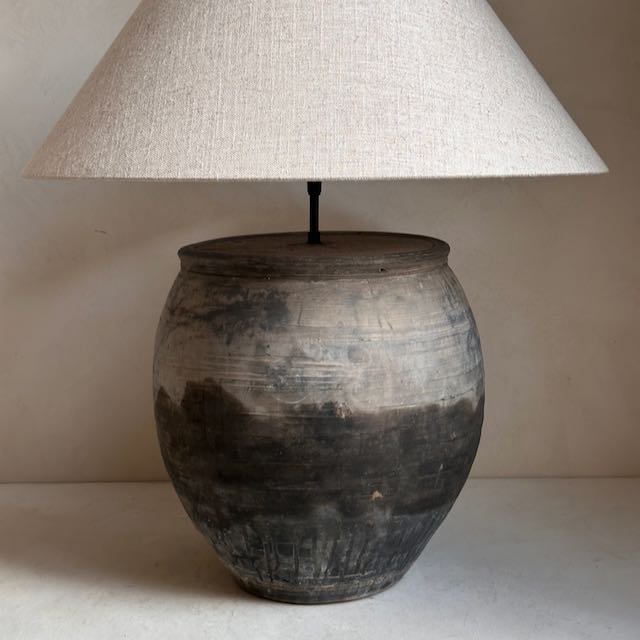 The Corner - Antique Lamp N° 211 - Lighting